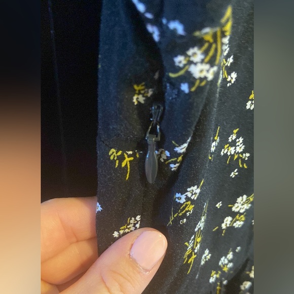Black floral old navy dress. - Picture 5 of 6